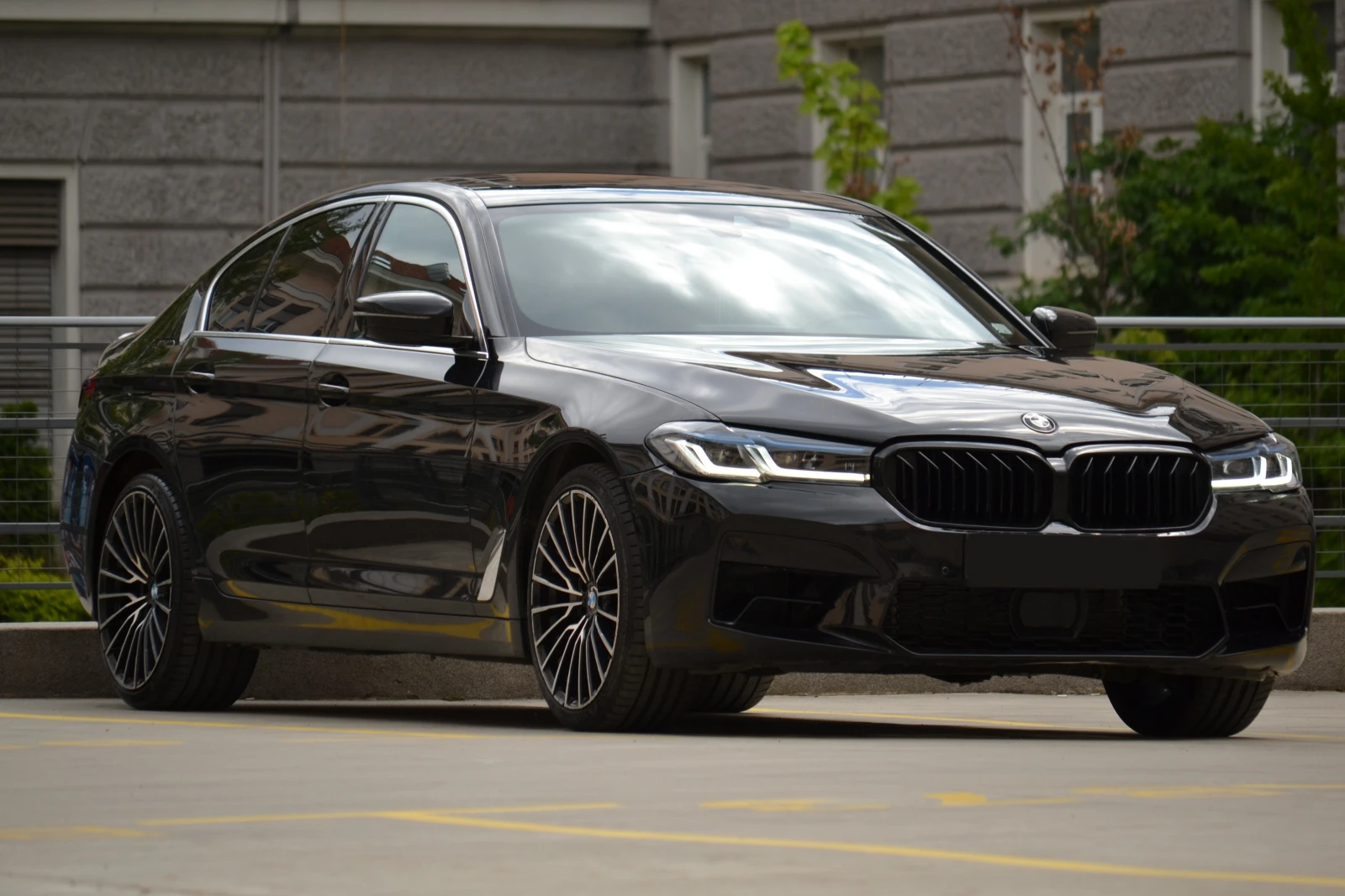 BMW 530 BMW 530i XDrive, снимка 4 - Автомобили и джипове - 54392357