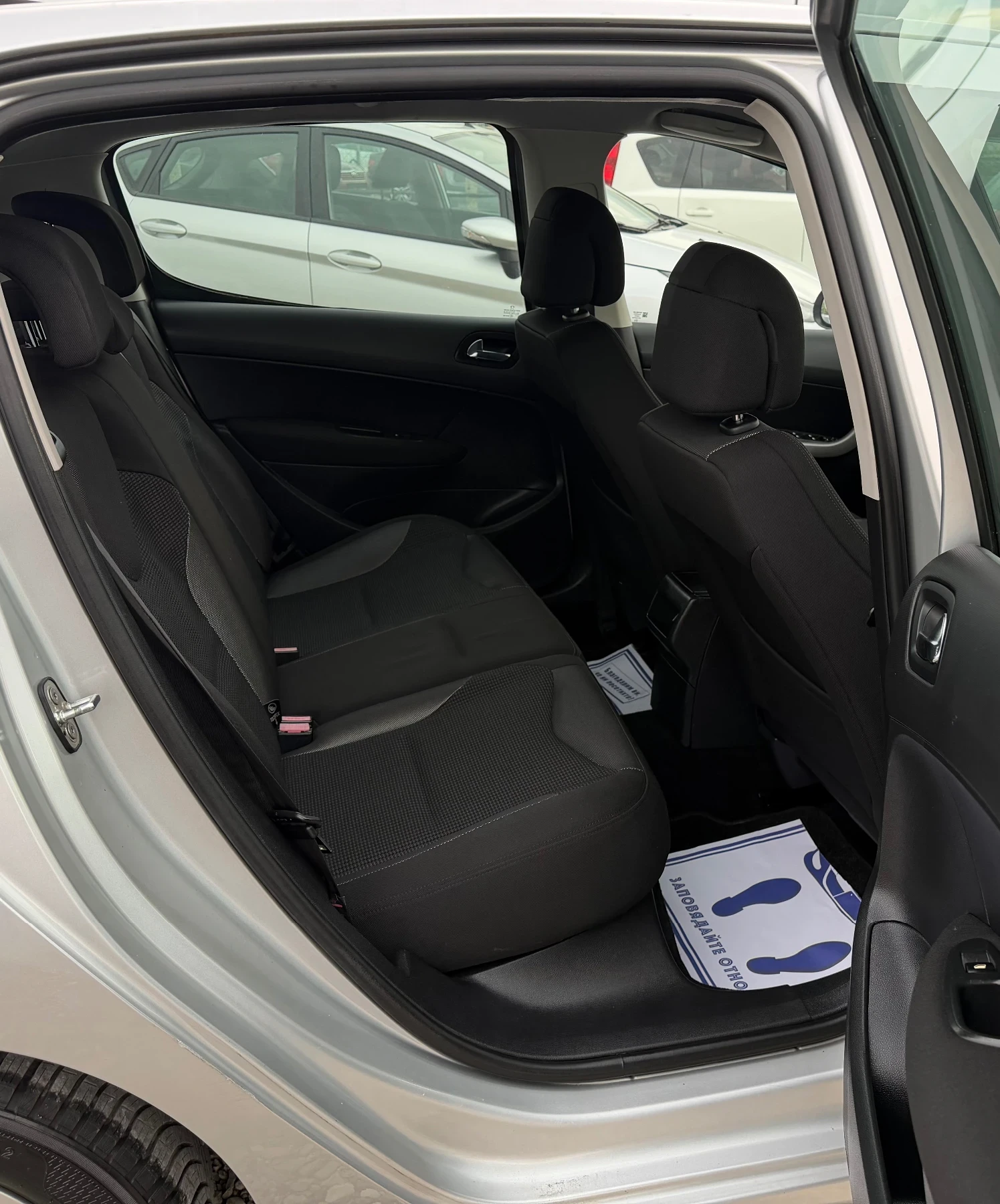 Peugeot 308 1.6i 16v ГАЗ, снимка 13 - Автомобили и джипове - 54459793