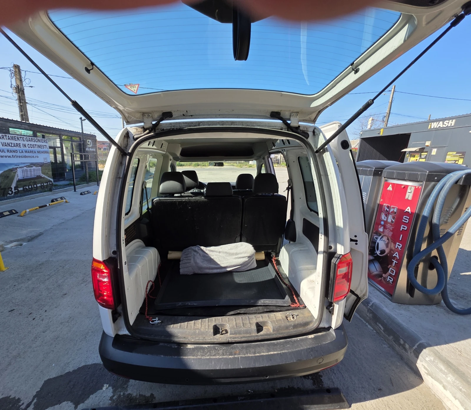 VW Caddy CNG 1.4 TGI 110 HP BENZINE & CNG, снимка 3 - Автомобили и джипове - 54462504