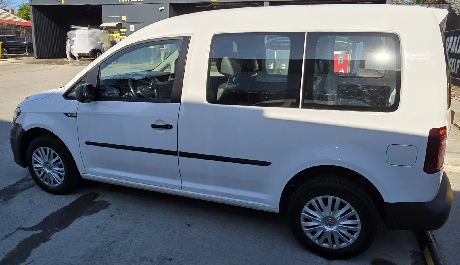 VW Caddy CNG 1.4 TGI 110 HP BENZINE & CNG, снимка 6 - Автомобили и джипове - 54462504