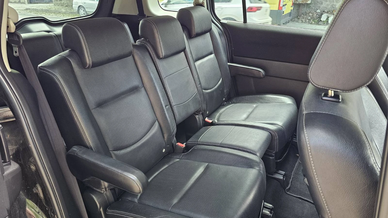 Mazda 5 2.0, снимка 13 - Автомобили и джипове - 54646036