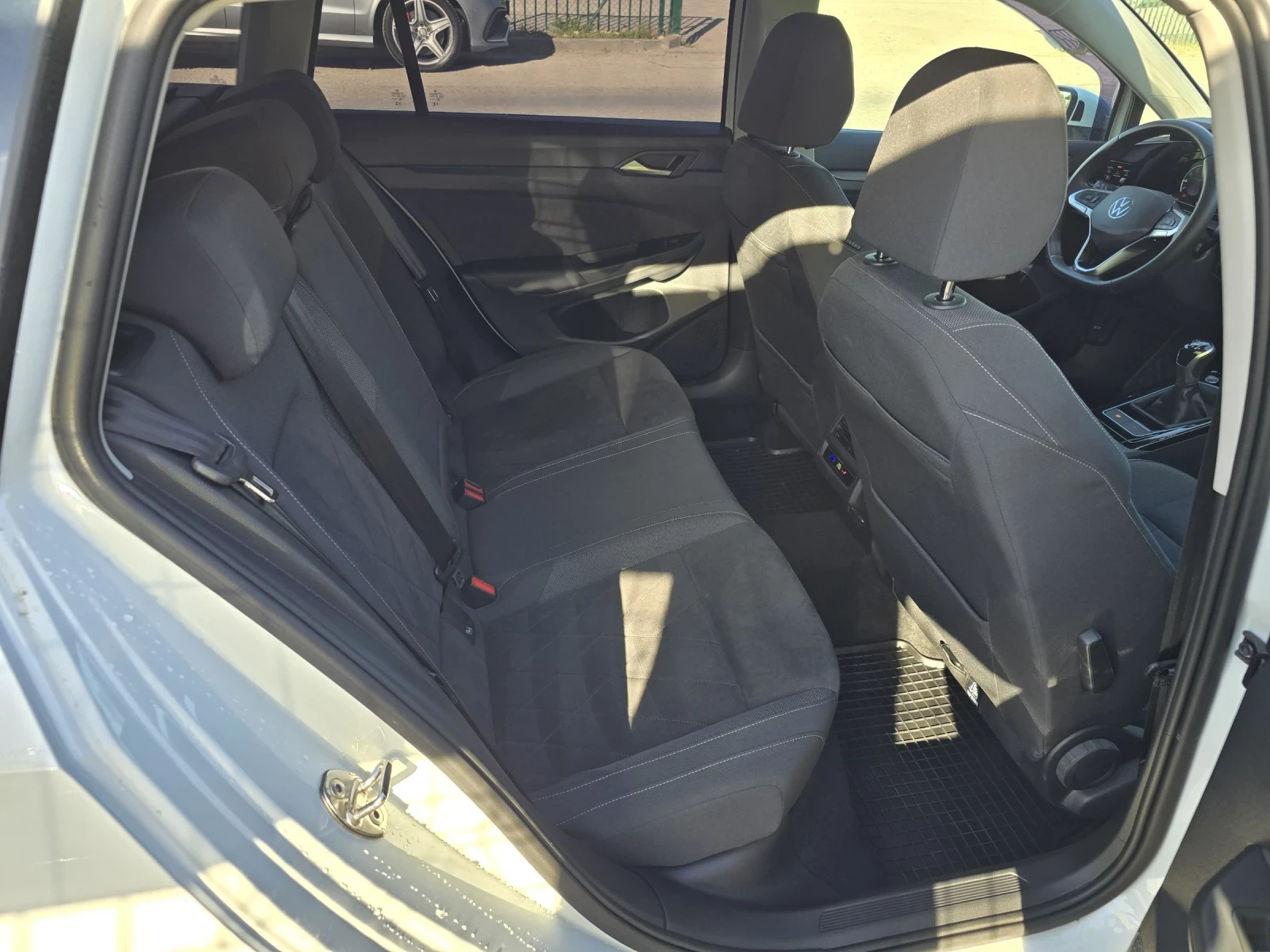 VW Golf 1.5 TSI/STILE/26000KM, снимка 10 - Автомобили и джипове - 54713923