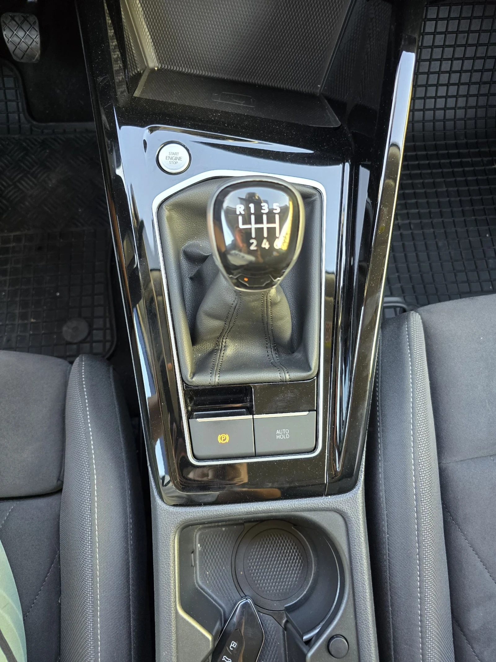 VW Golf 1.5 TSI/STILE/26000KM, снимка 13 - Автомобили и джипове - 54713923