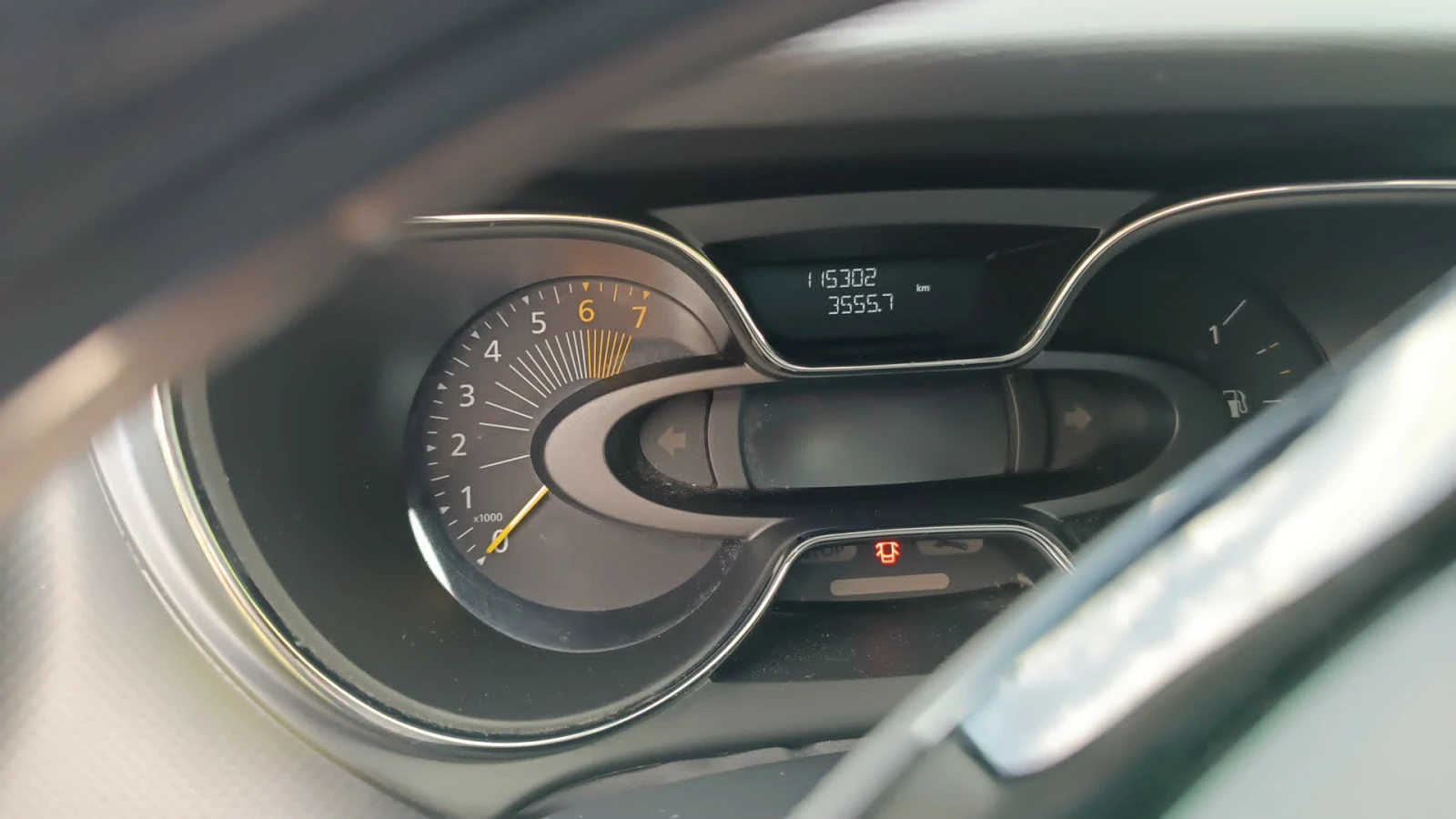 Renault Captur, снимка 7 - Автомобили и джипове - 55003125