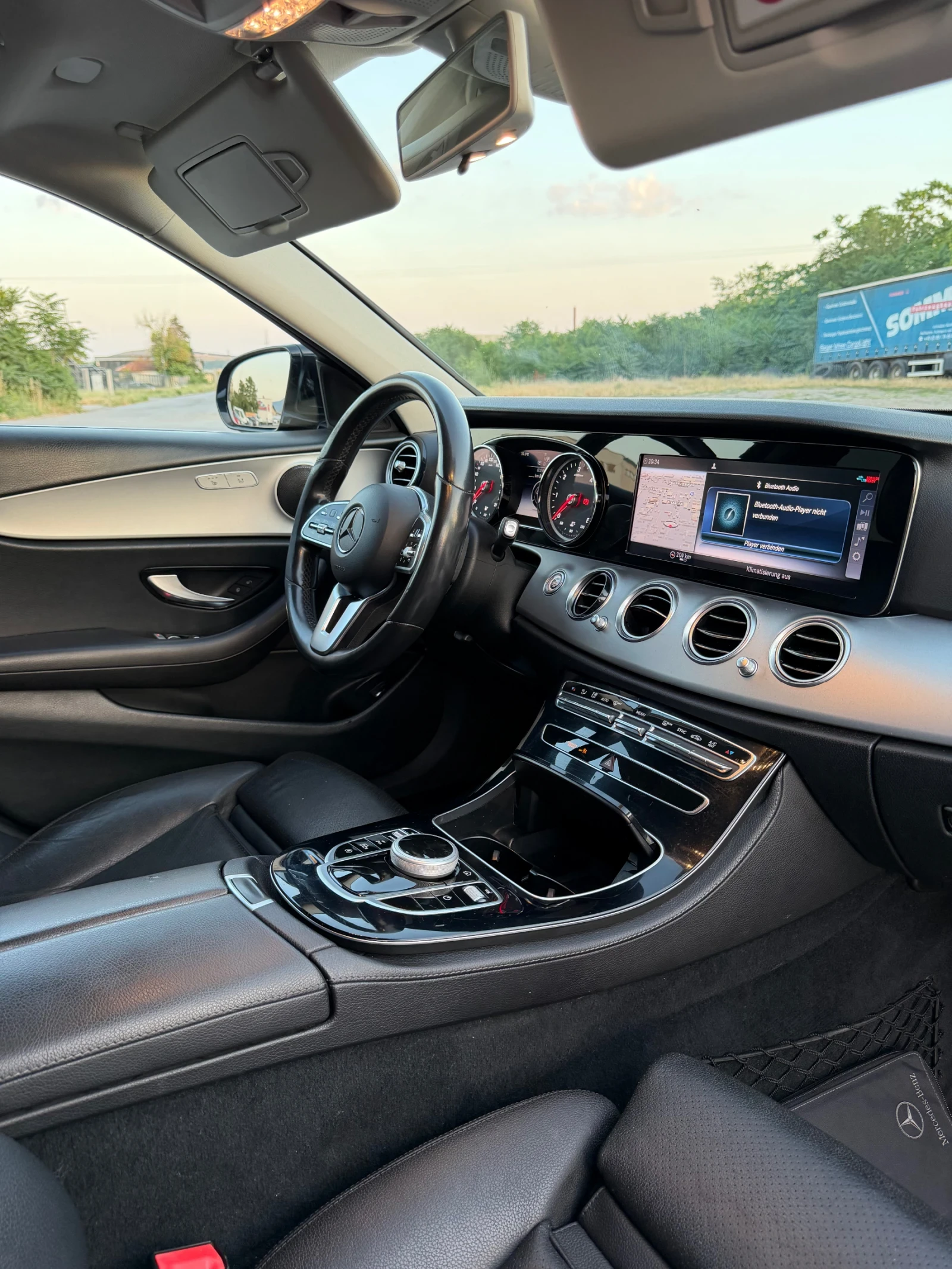 Mercedes-Benz E 200 2.2CDI 160к.с 2019 9-G tronic FULL LED , снимка 12 - Автомобили и джипове - 55108307