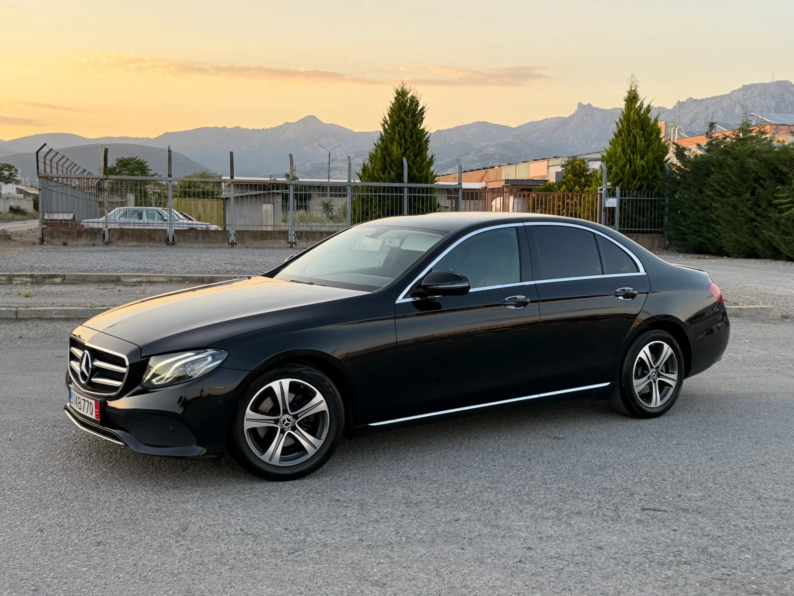 Mercedes-Benz E 200 2.2CDI 160к.с 2019 9-G tronic FULL LED , снимка 3 - Автомобили и джипове - 55108307