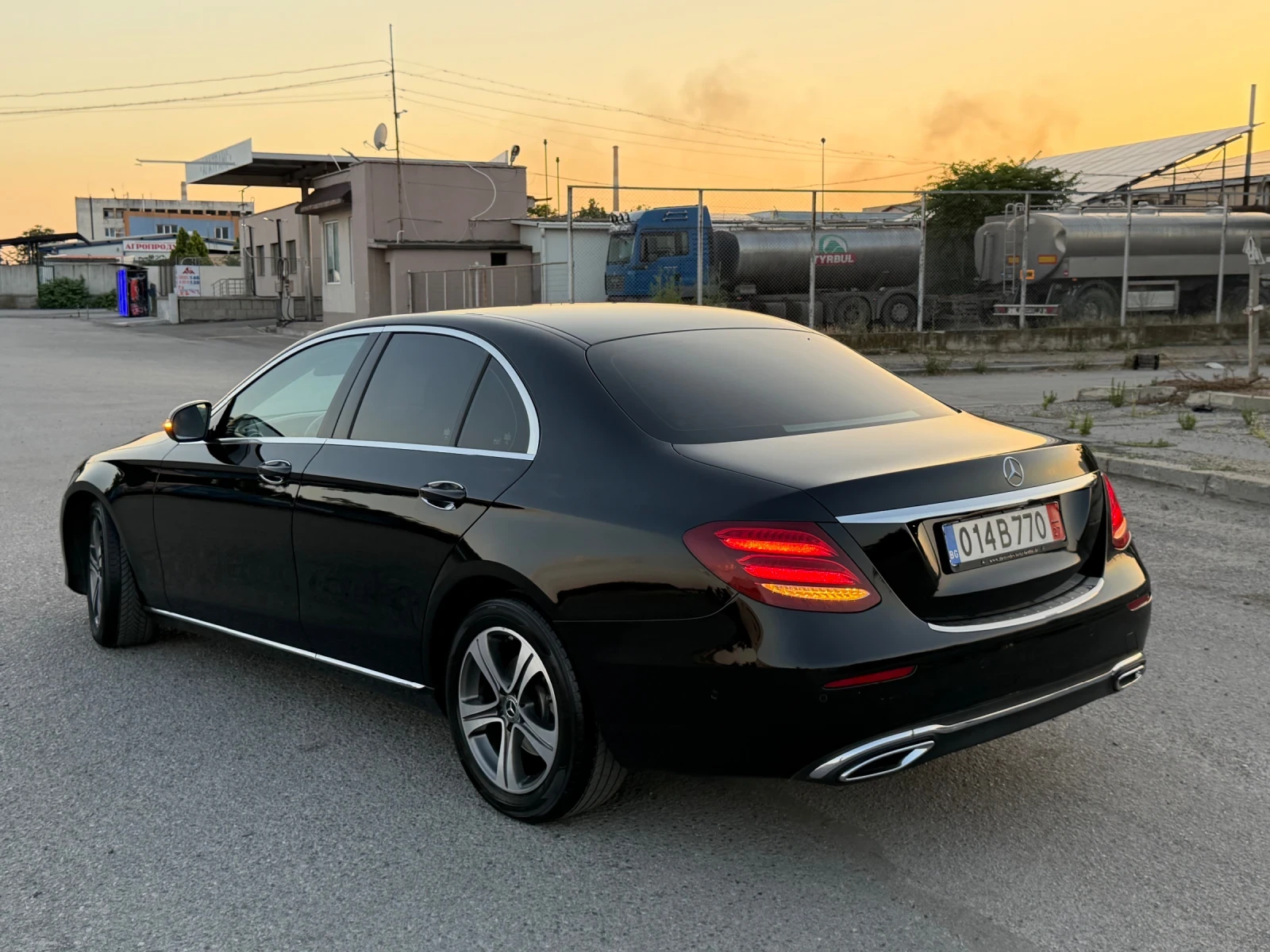 Mercedes-Benz E 200 2.2CDI 160к.с 2019 9-G tronic FULL LED , снимка 10 - Автомобили и джипове - 55108307
