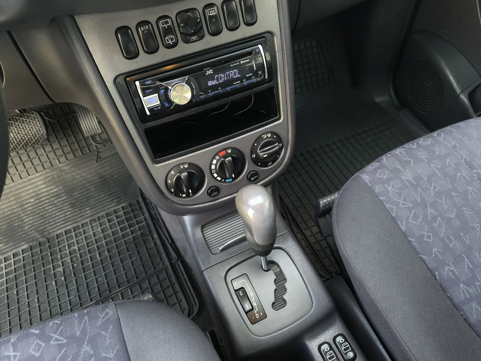 Mercedes-Benz A 170 CDI AVTOMATIC, снимка 8 - Автомобили и джипове - 55165328