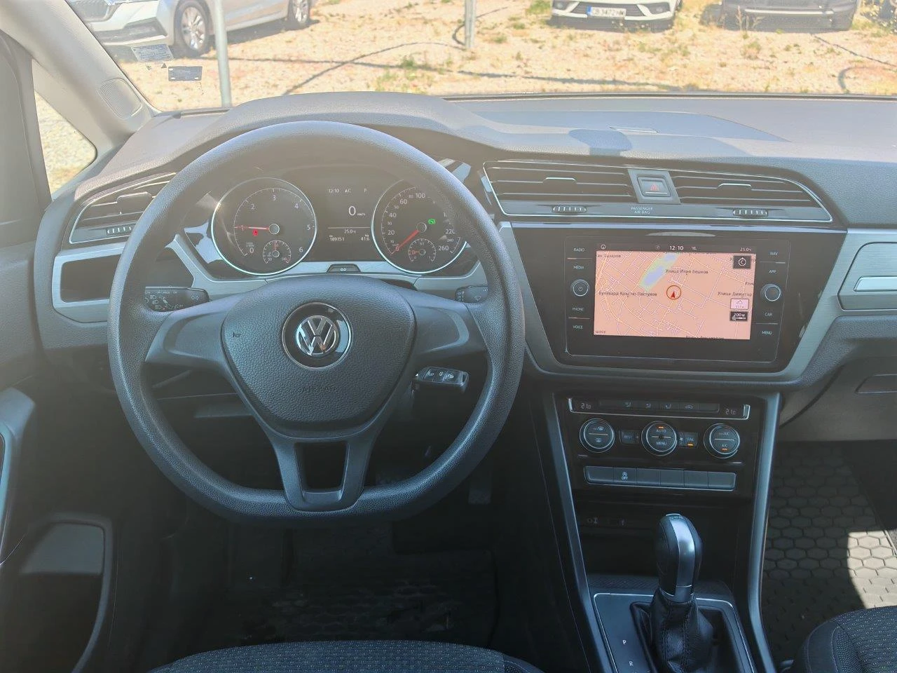VW Touran 2.0TDI DSG 6+ 1места, снимка 13 - Автомобили и джипове - 55616644