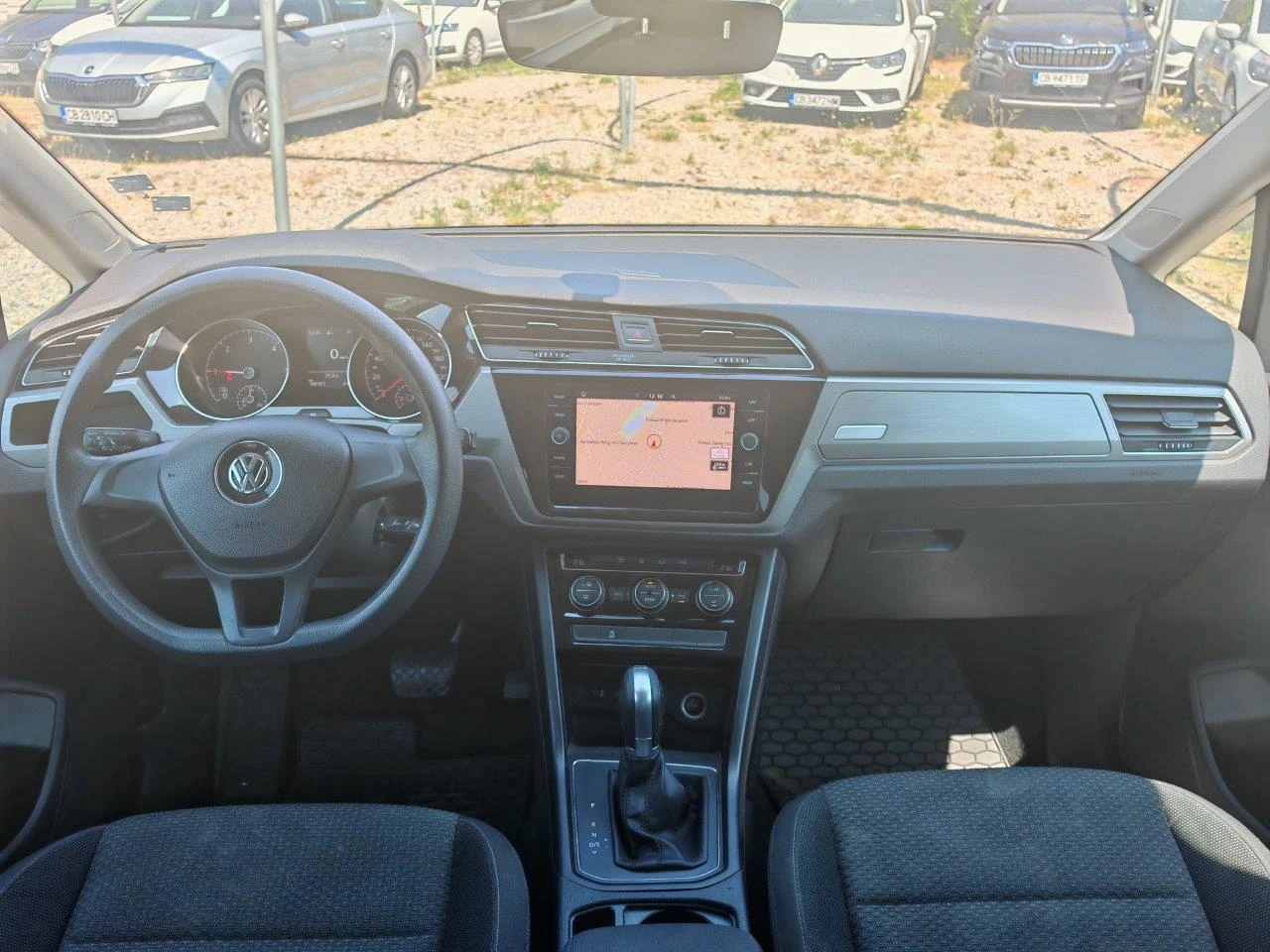 VW Touran 2.0TDI DSG 6+ 1места, снимка 12 - Автомобили и джипове - 55616644