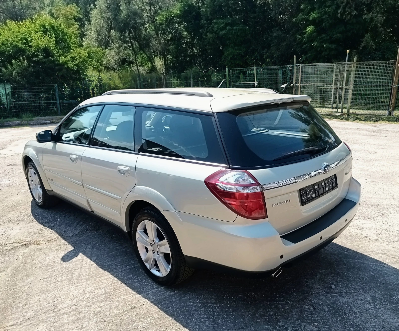 Subaru Outback 2.5i - AWD, снимка 3 - Автомобили и джипове - 55768419