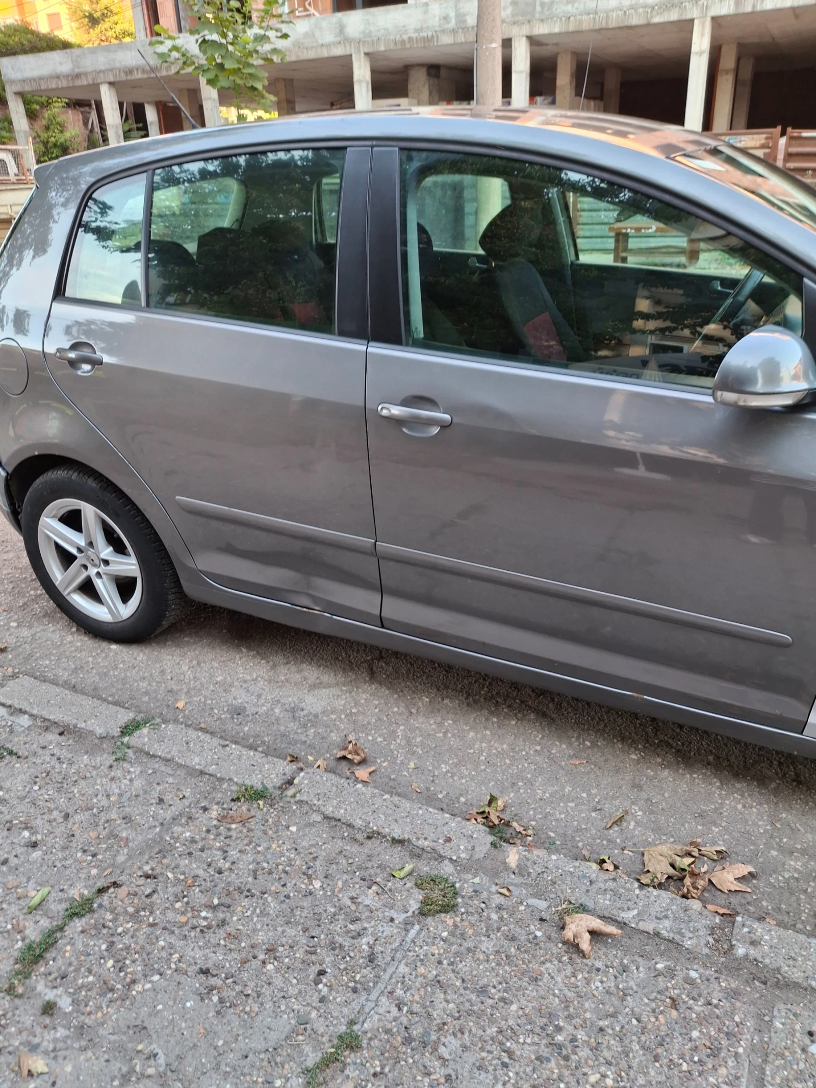 VW Golf Plus 2.0TDI, снимка 2 - Автомобили и джипове - 55977452