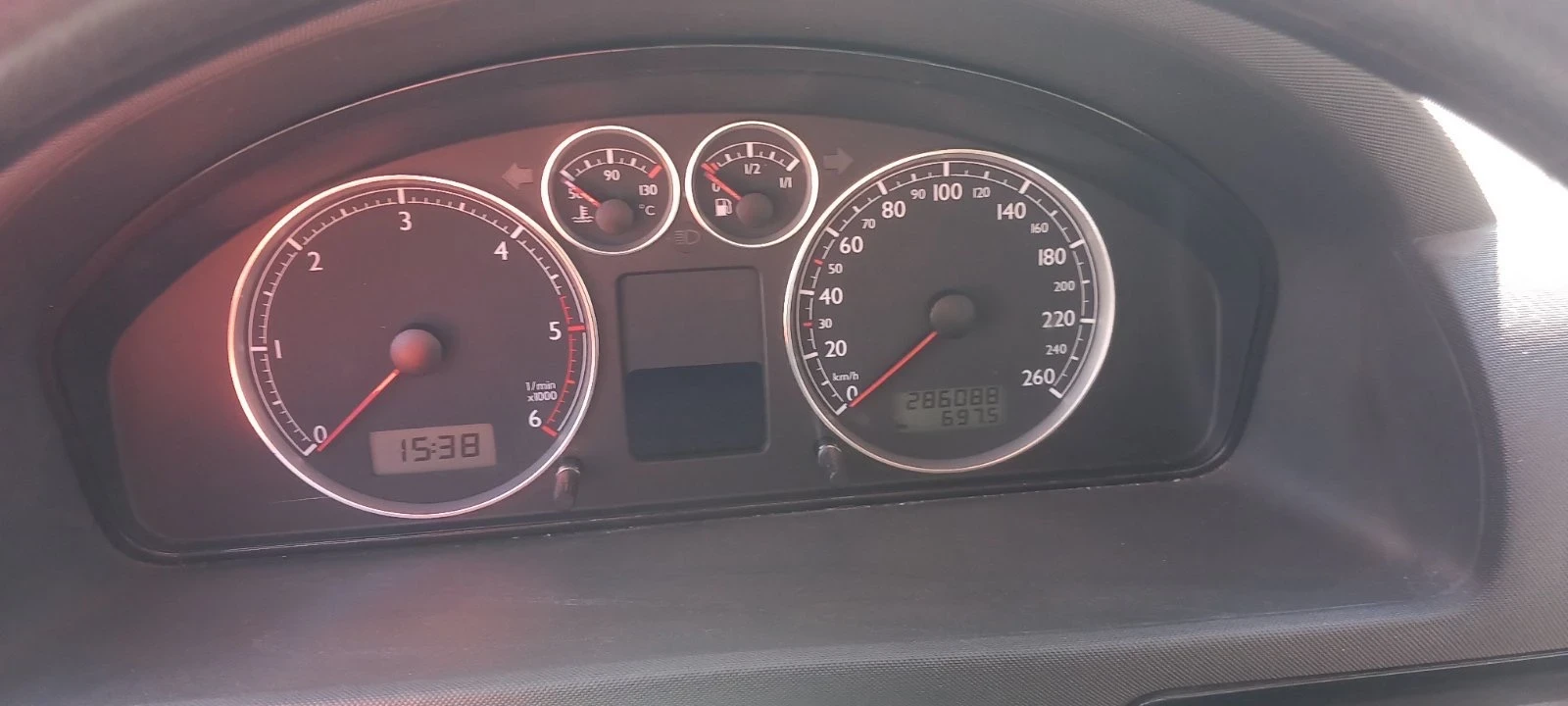 VW Sharan, снимка 8 - Автомобили и джипове - 56493230