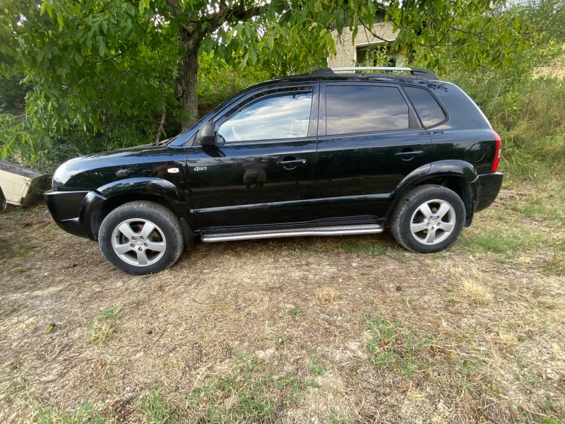 Hyundai Tucson 2.0 CRDI, снимка 3 - Автомобили и джипове - 46617719