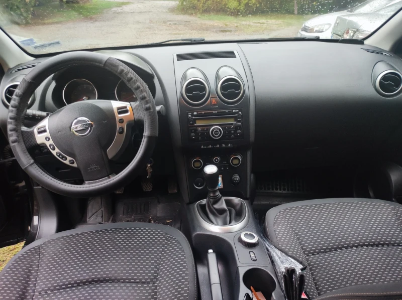 Nissan Qashqai, снимка 8 - Автомобили и джипове - 47311130