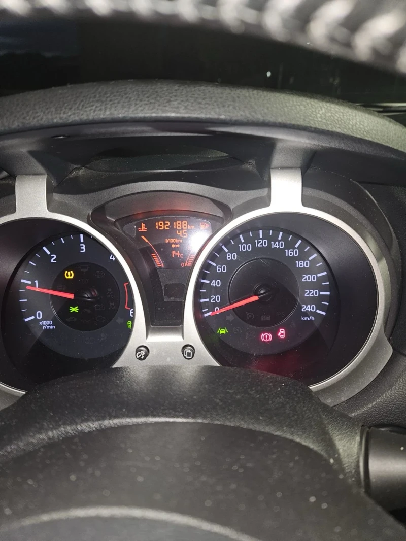 Nissan Juke 1.5 dci, снимка 11 - Автомобили и джипове - 48937006