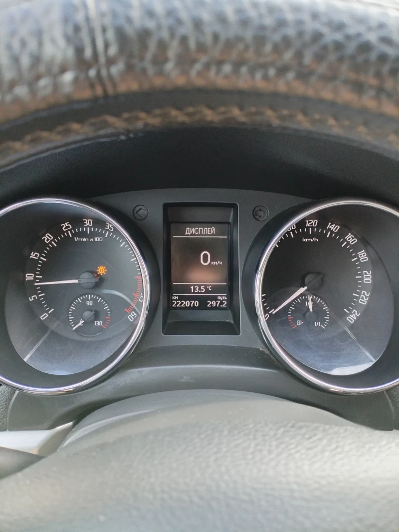 Skoda Yeti 2:0 tdi 4x4, снимка 13 - Автомобили и джипове - 52577551