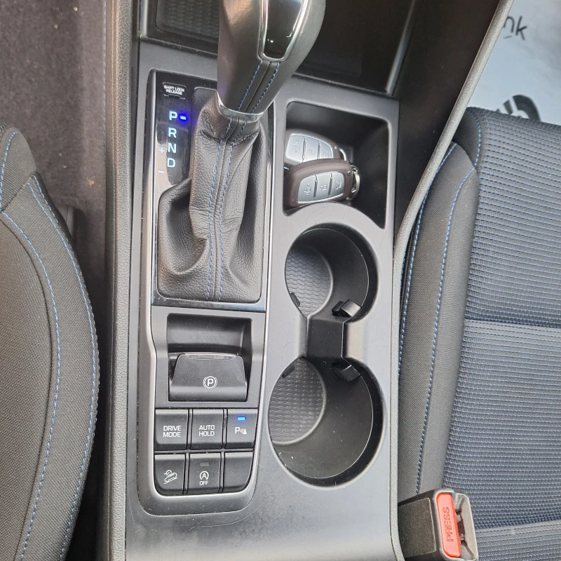 Hyundai Tucson 17  141ксАвтомат, снимка 15 - Автомобили и джипове - 52871654