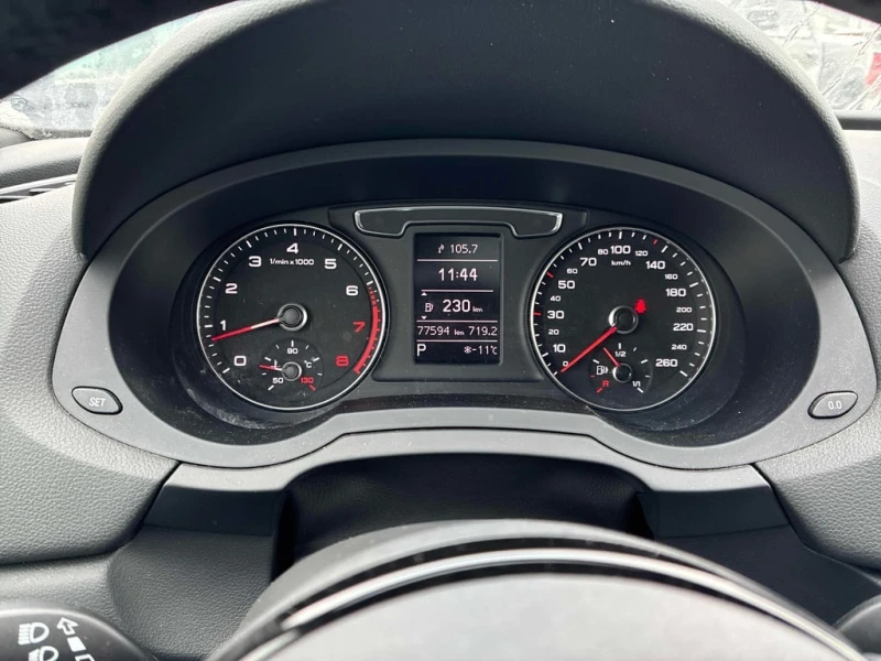 Audi Q3 Progressiv/CAMERA/PANO/NAVI/ПОДГРЕВИ, снимка 8 - Автомобили и джипове - 53452752