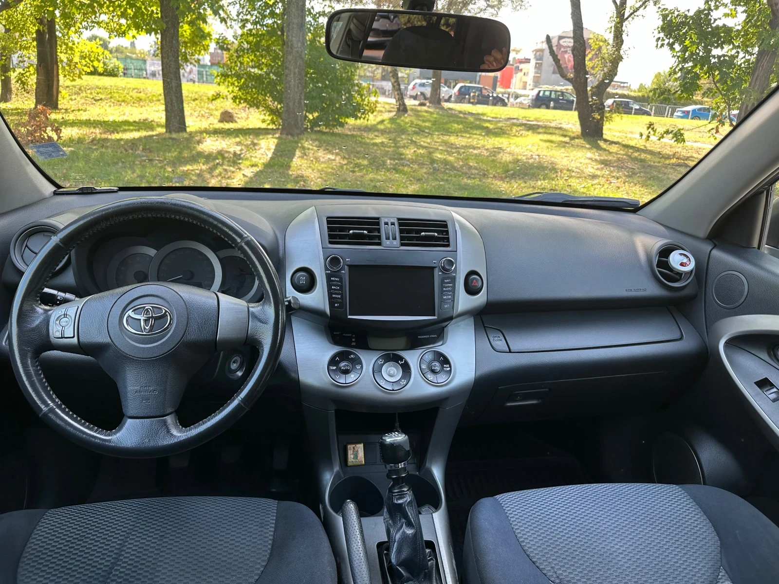 Toyota Rav4 2.2D4d, 136кс, 4х4, 6 скорости, камера, навигация  - изображение 5