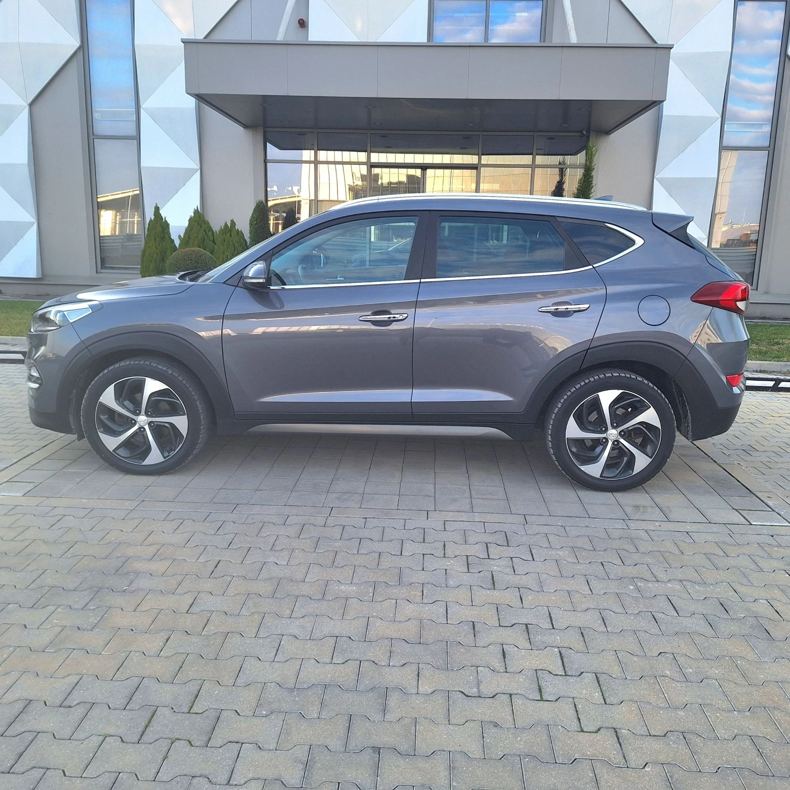 Hyundai Tucson 17  141��������� | Mobile.bg � ����������� 4