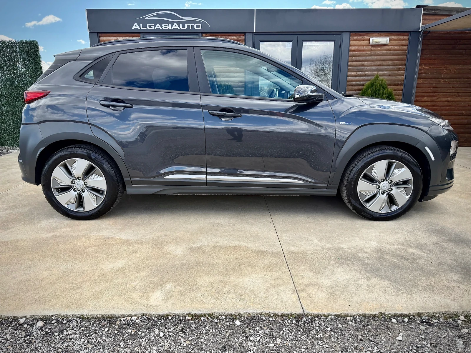 Hyundai Kona 64 kWh* PREMIUM* Bluelink* KRELL* ТЕРМОПОМПА - изображение 5