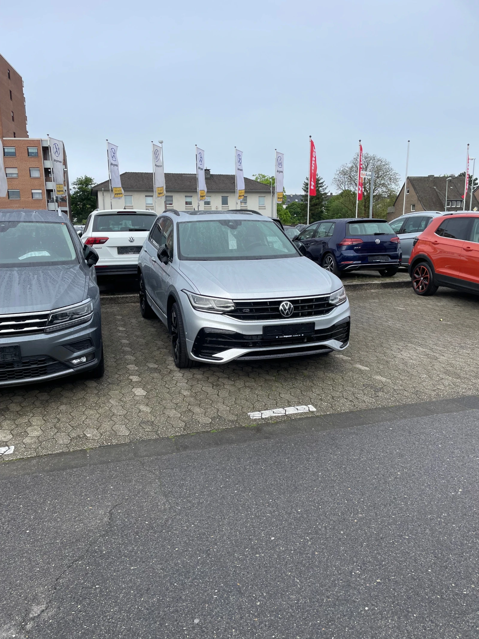 VW Tiguan R-Line Black Design  Matrix, снимка 3 - Автомобили и джипове - 53866711
