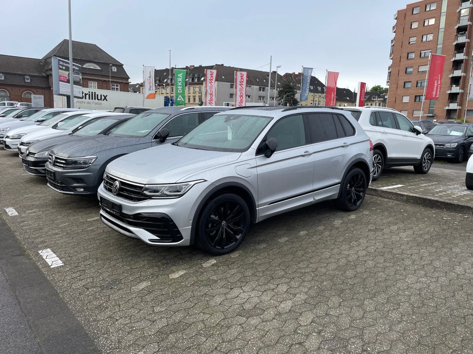 VW Tiguan R-Line Black Design  Matrix