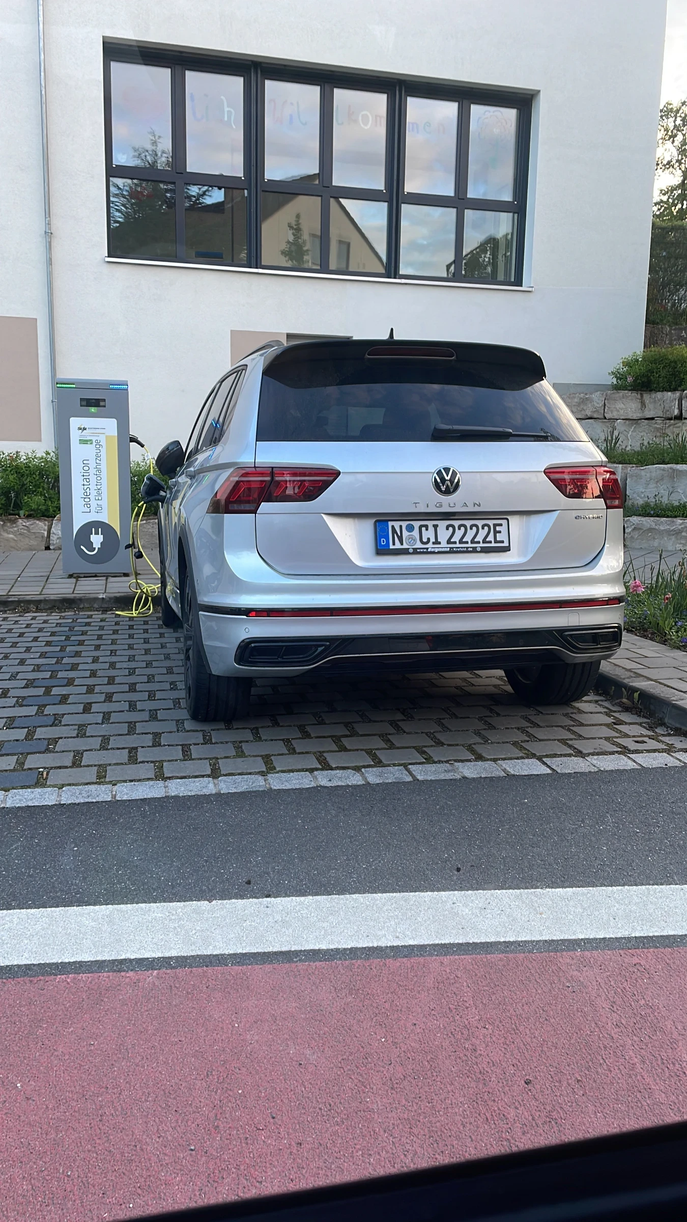 VW Tiguan R-Line Black Design  Matrix, снимка 2 - Автомобили и джипове - 53866711