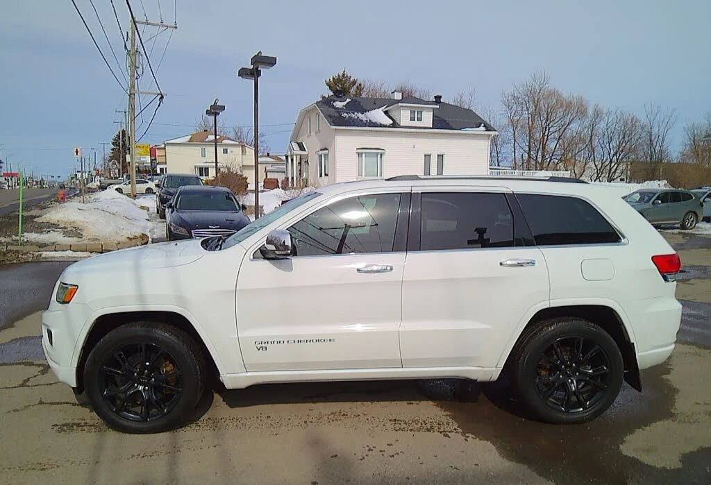 Jeep Grand cherokee 4WD* OVERLAND* ОБДУХ* ПОДГРЕВИ* HARMAN KARDON* PAN, снимка 2 - Автомобили и джипове - 54169639