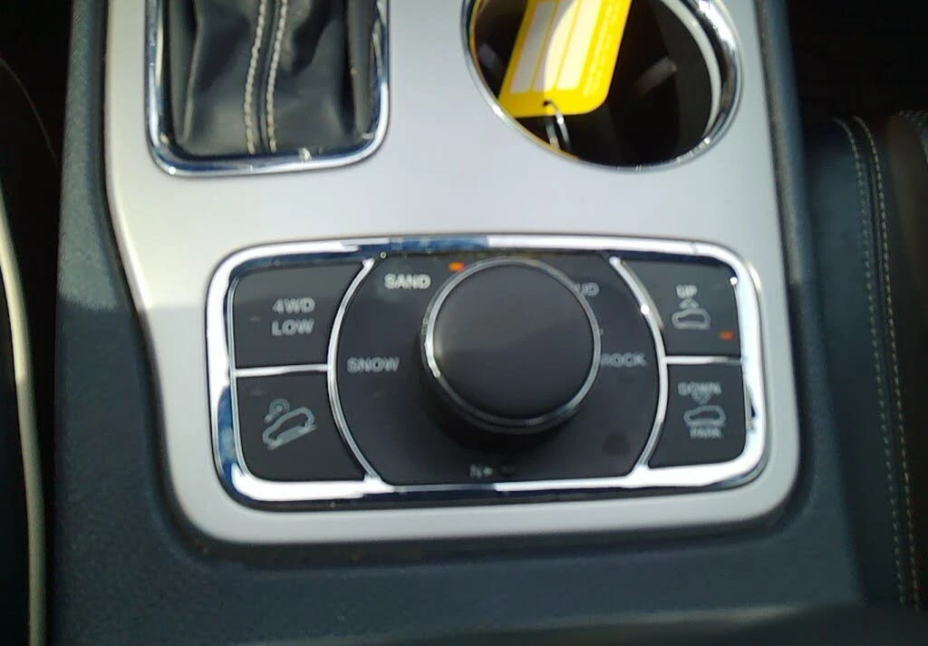 Jeep Grand cherokee 4WD* OVERLAND* ОБДУХ* ПОДГРЕВИ* HARMAN KARDON* PAN, снимка 16 - Автомобили и джипове - 54169639