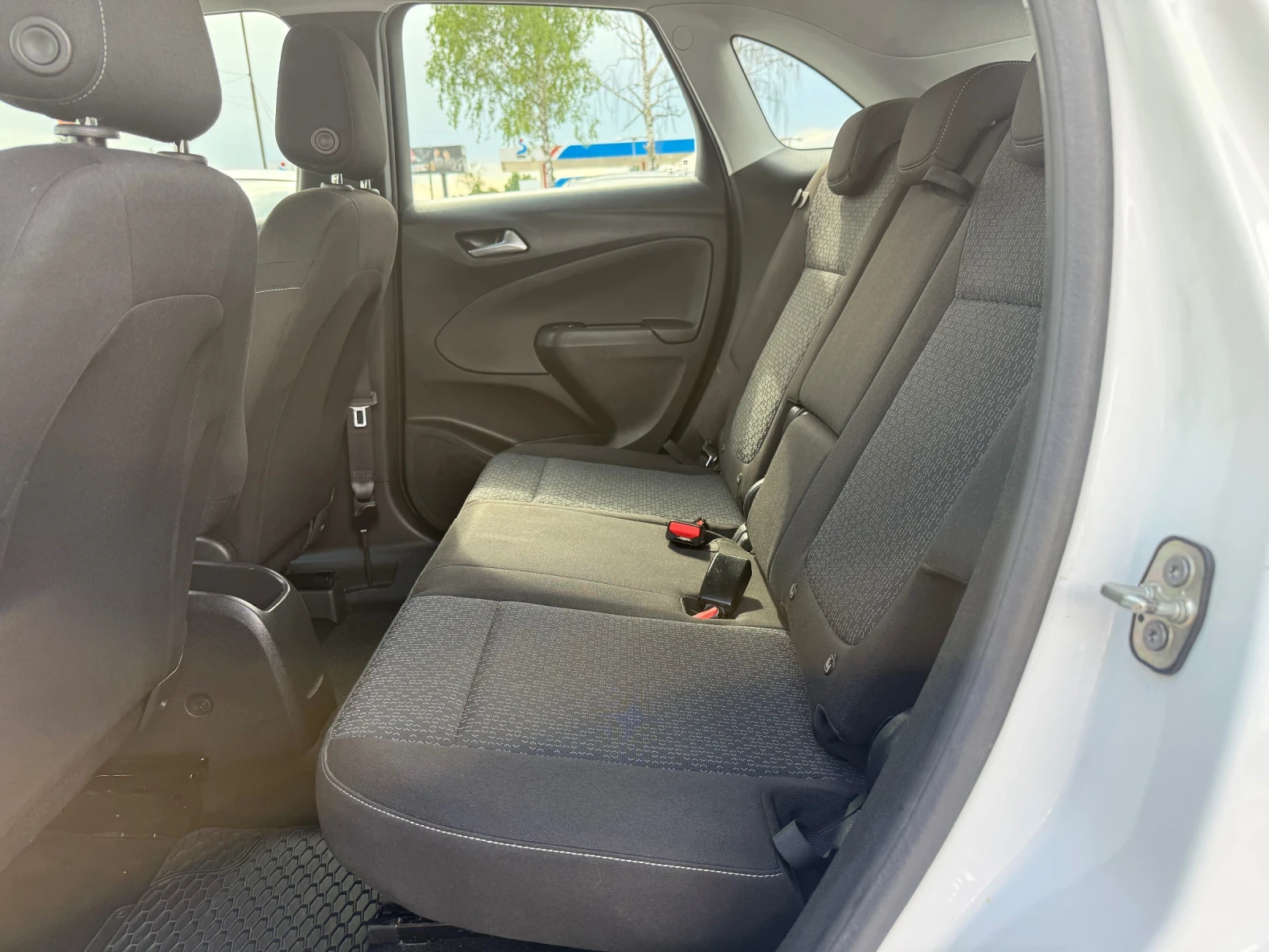 Opel Crossland X 1.5TURBOD* EURO6D* CAMERA* CARPLAY* , снимка 16 - Автомобили и джипове - 54855746