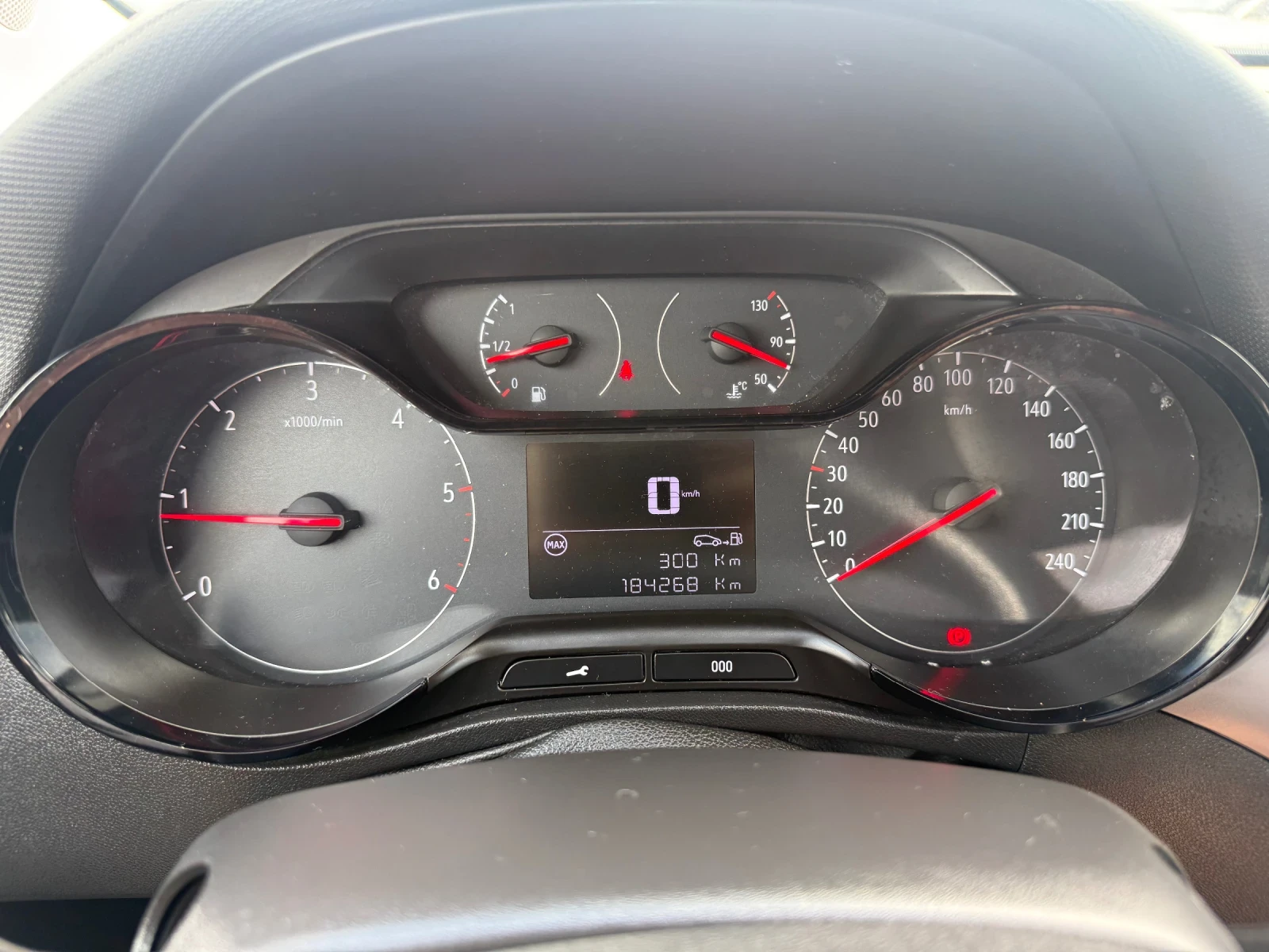 Opel Crossland X 1.5TURBOD* EURO6D* CAMERA* CARPLAY* , снимка 14 - Автомобили и джипове - 54855746
