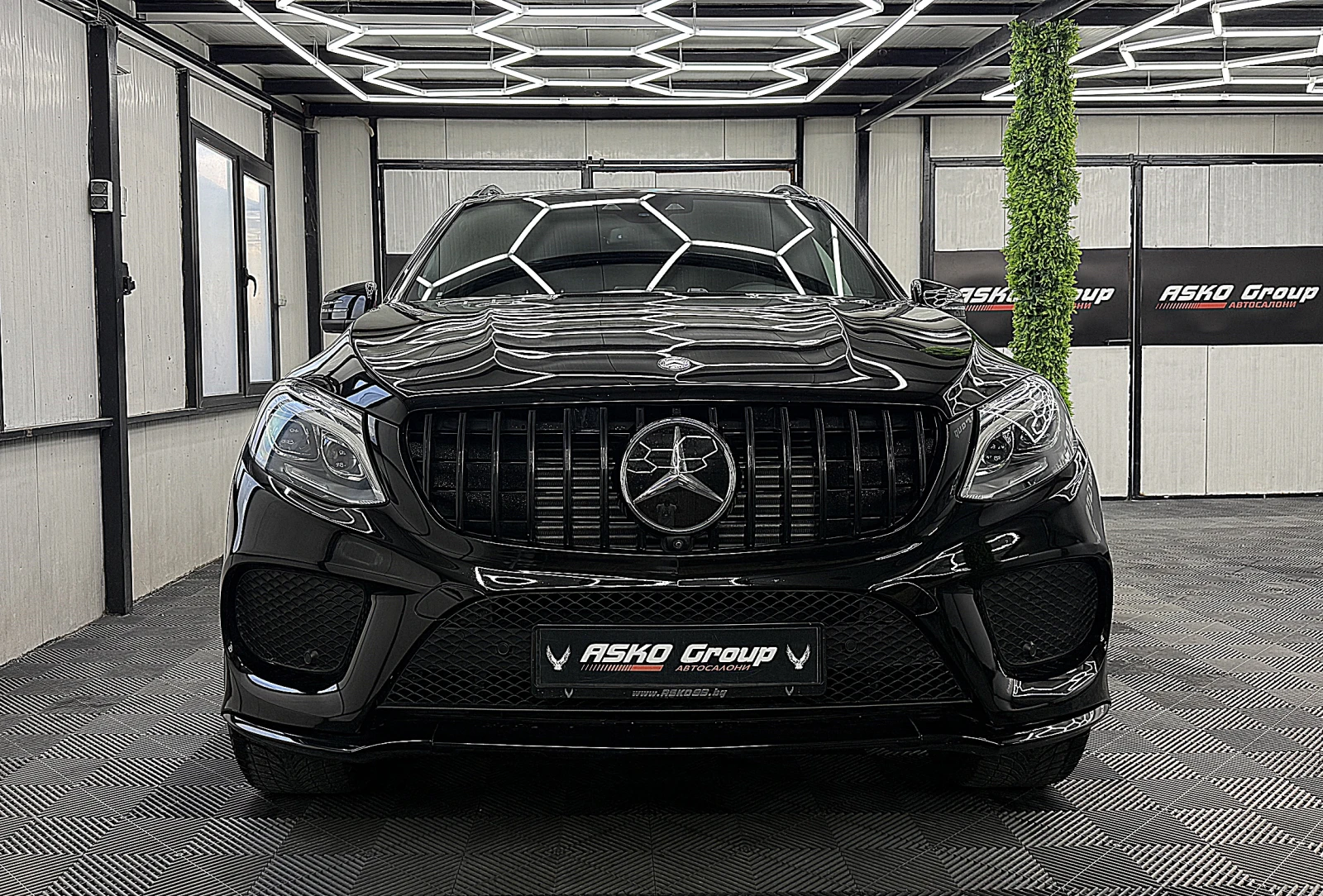 Mercedes-Benz GLE 350 AMG-line/PANORAMA/360-K/СОБСТВЕН ЛИЗИНГ, снимка 2 - Автомобили и джипове - 54937643