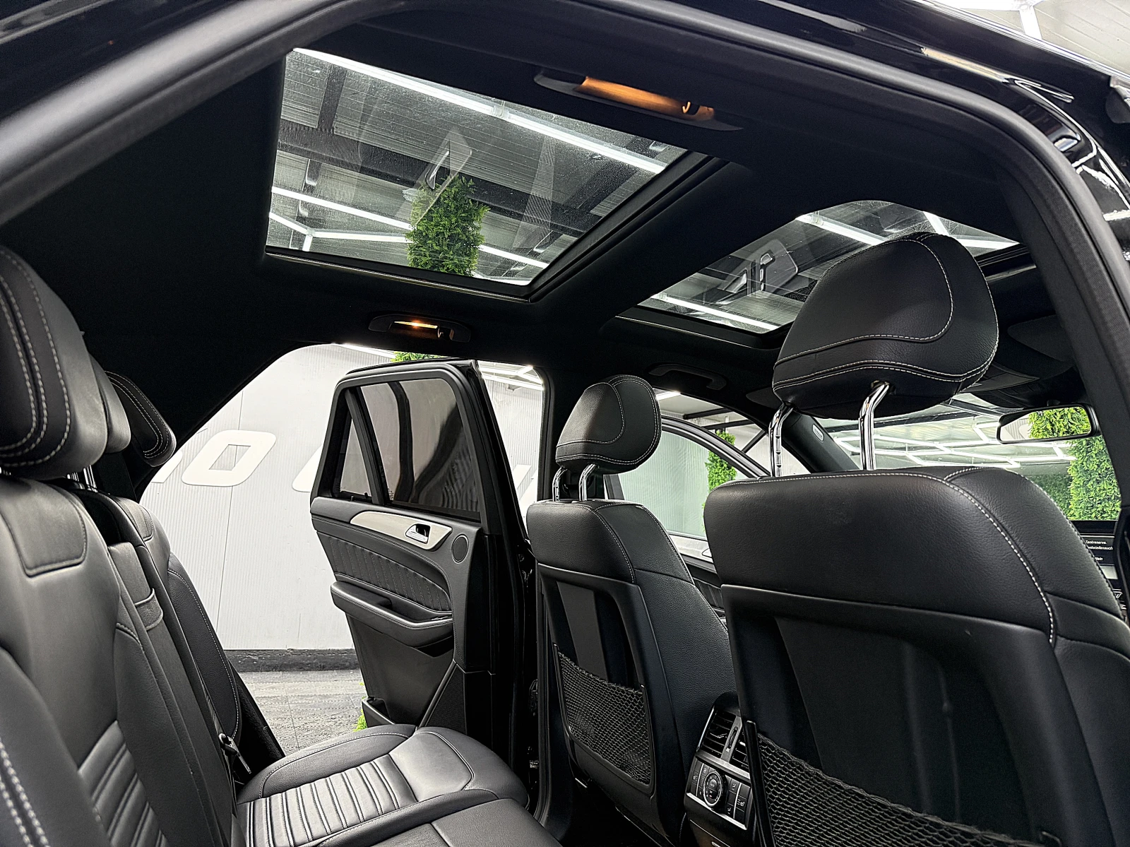 Mercedes-Benz GLE 350 AMG-line/PANORAMA/360-K/СОБСТВЕН ЛИЗИНГ, снимка 10 - Автомобили и джипове - 54937643