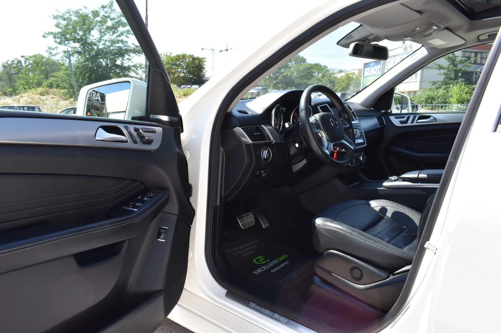 Mercedes-Benz ML 350 AMG-LINE* FULL-LED* 360 CAMERA, снимка 9 - Автомобили и джипове - 55499690