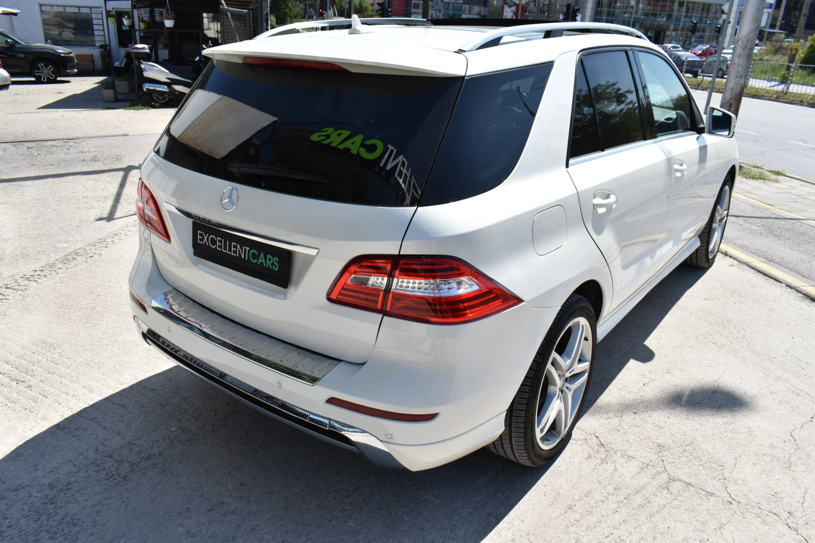 Mercedes-Benz ML 350 AMG-LINE* FULL-LED* 360 CAMERA, снимка 5 - Автомобили и джипове - 55499690