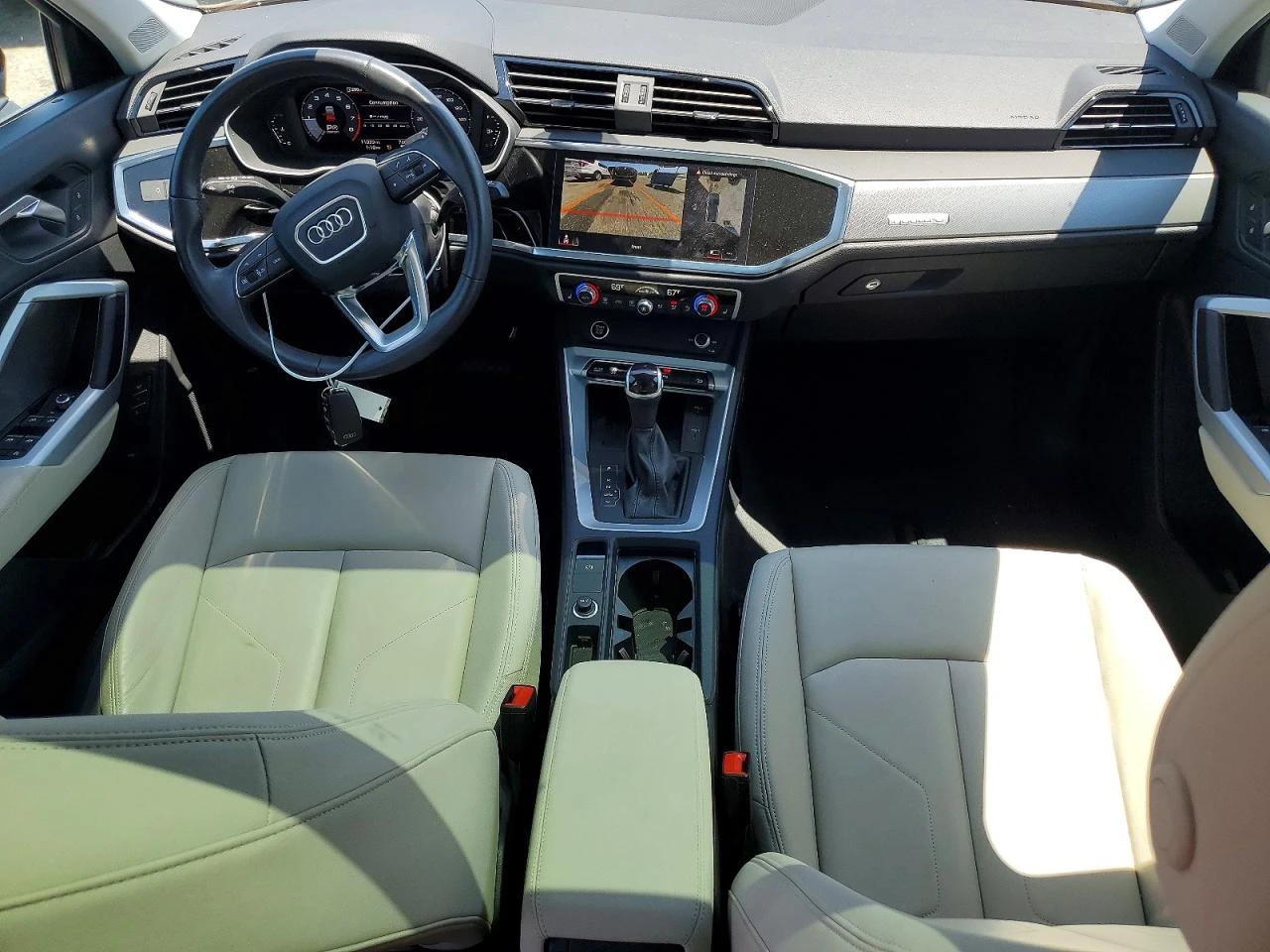 Audi Q3 2.0l Premium Plus S Line 45, снимка 8 - Автомобили и джипове - 55812858