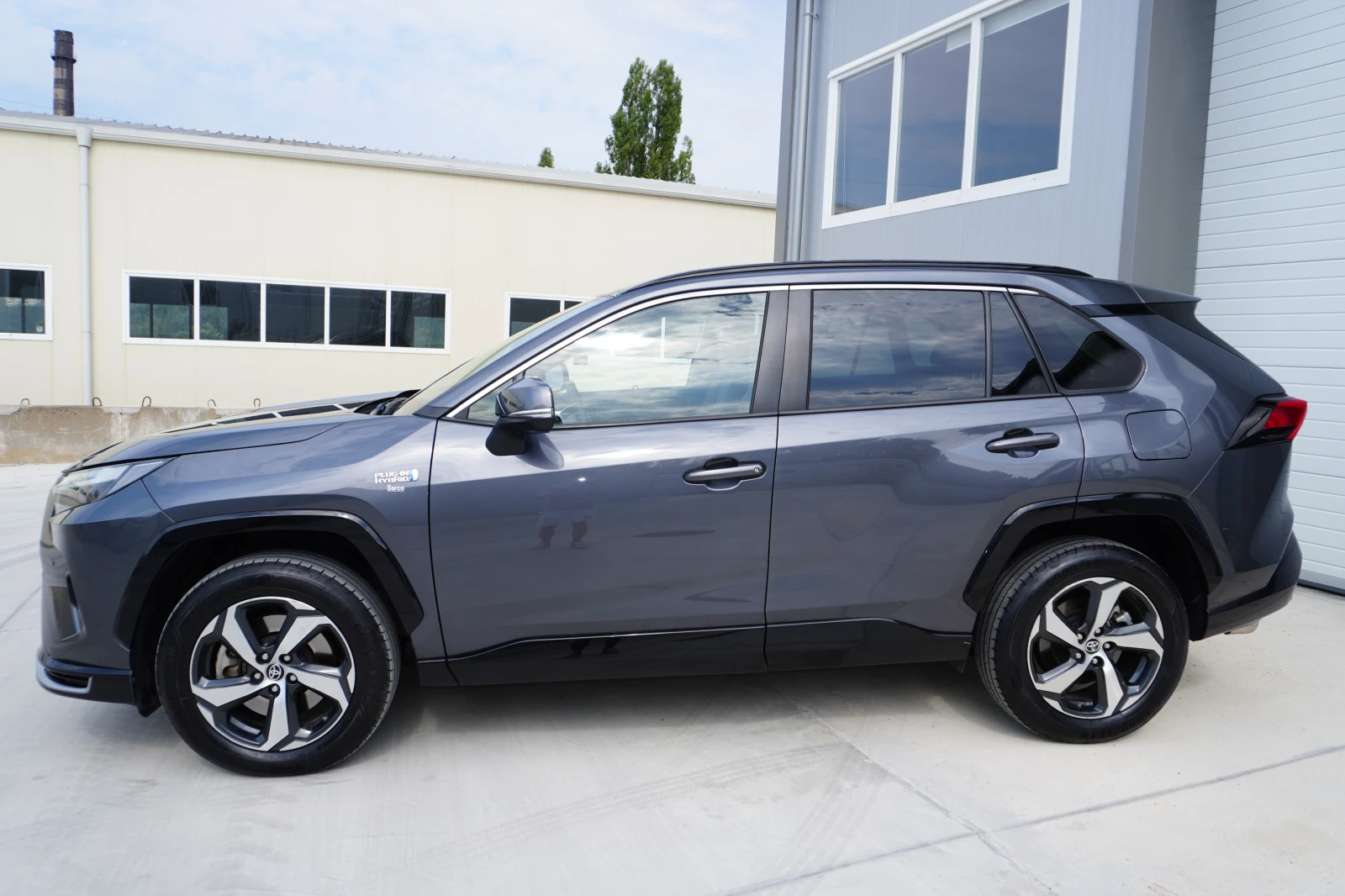 Toyota Rav4 2.5 Plug-in hybrid, AWD-i, FACE, 78.000km!!TOP, снимка 2 - Автомобили и джипове - 56040661