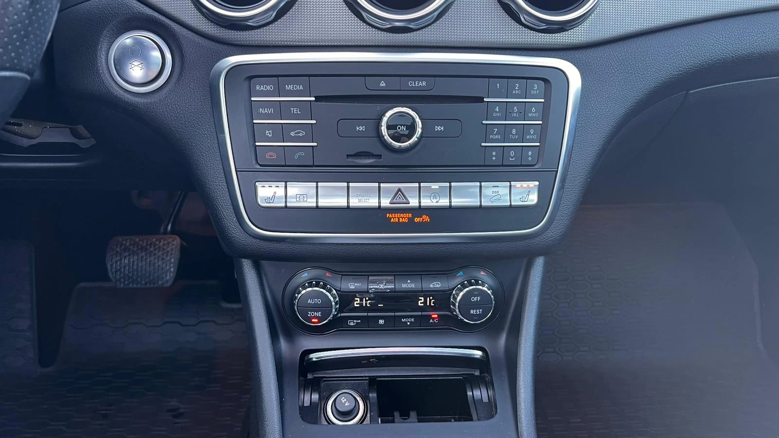 Mercedes-Benz GLA 250 4x4 Panorama Distr Keylless ������� Face  | Mobile.bg � ����������� 13