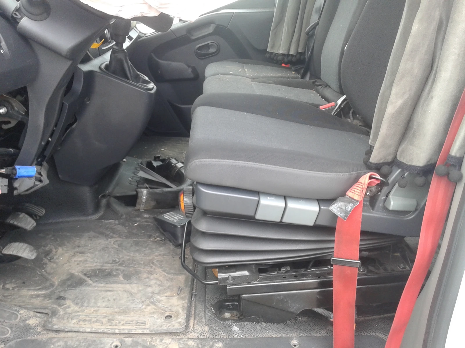 Renault Master 2.3д - изображение 5