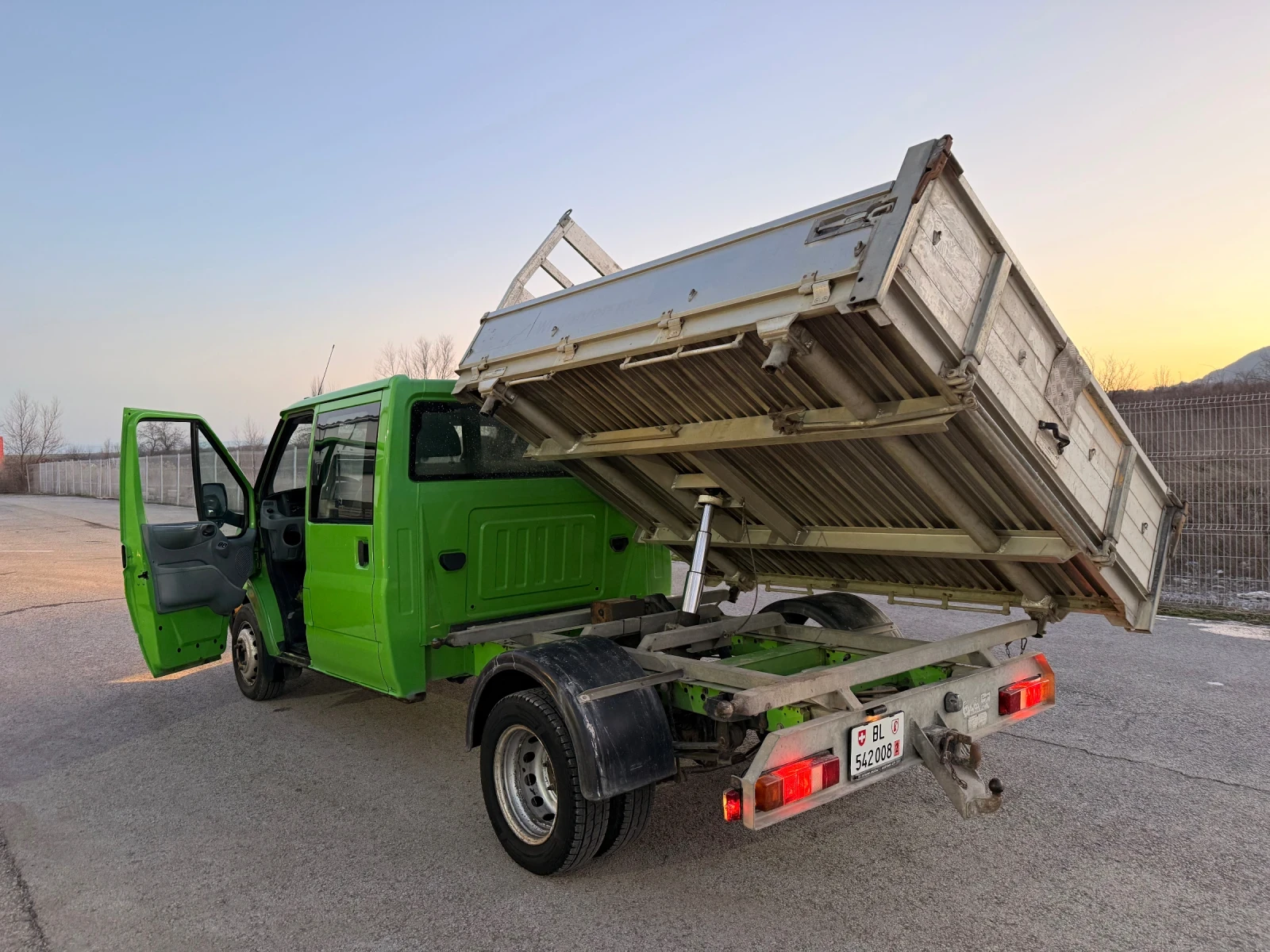 Ford Transit Самосвал / 7 места / Бензин!, снимка 4 - Бусове и автобуси - 53712353