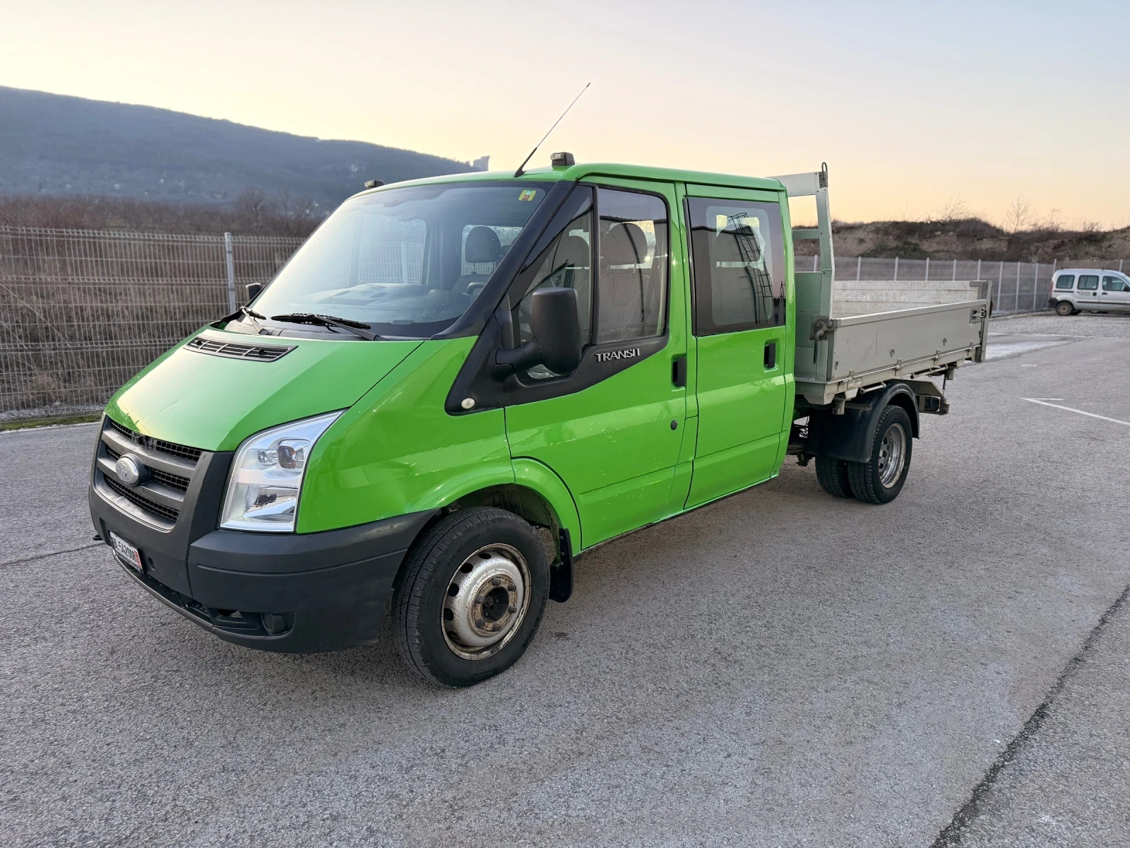 Ford Transit Самосвал / 7 места / Бензин!, снимка 2 - Бусове и автобуси - 53712353