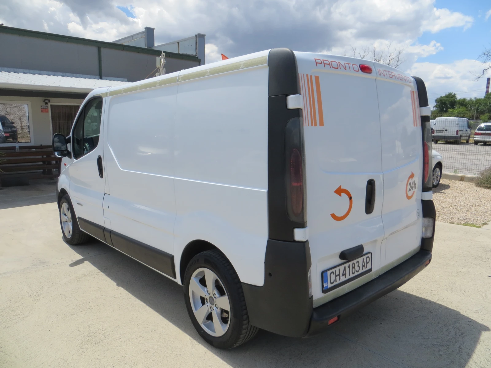 Nissan Primastar 2.5dci-НАВИГАЦИЯ-СЕРВИЗНА ИСТОРИЯ-КАТО НОВ!!, снимка 6 - Бусове и автобуси - 55233848