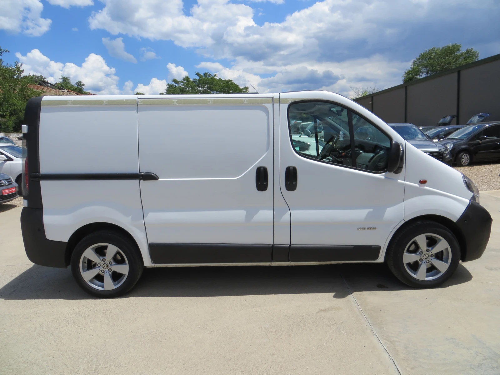 Nissan Primastar 2.5dci-НАВИГАЦИЯ-СЕРВИЗНА ИСТОРИЯ-КАТО НОВ!!, снимка 3 - Бусове и автобуси - 55233848