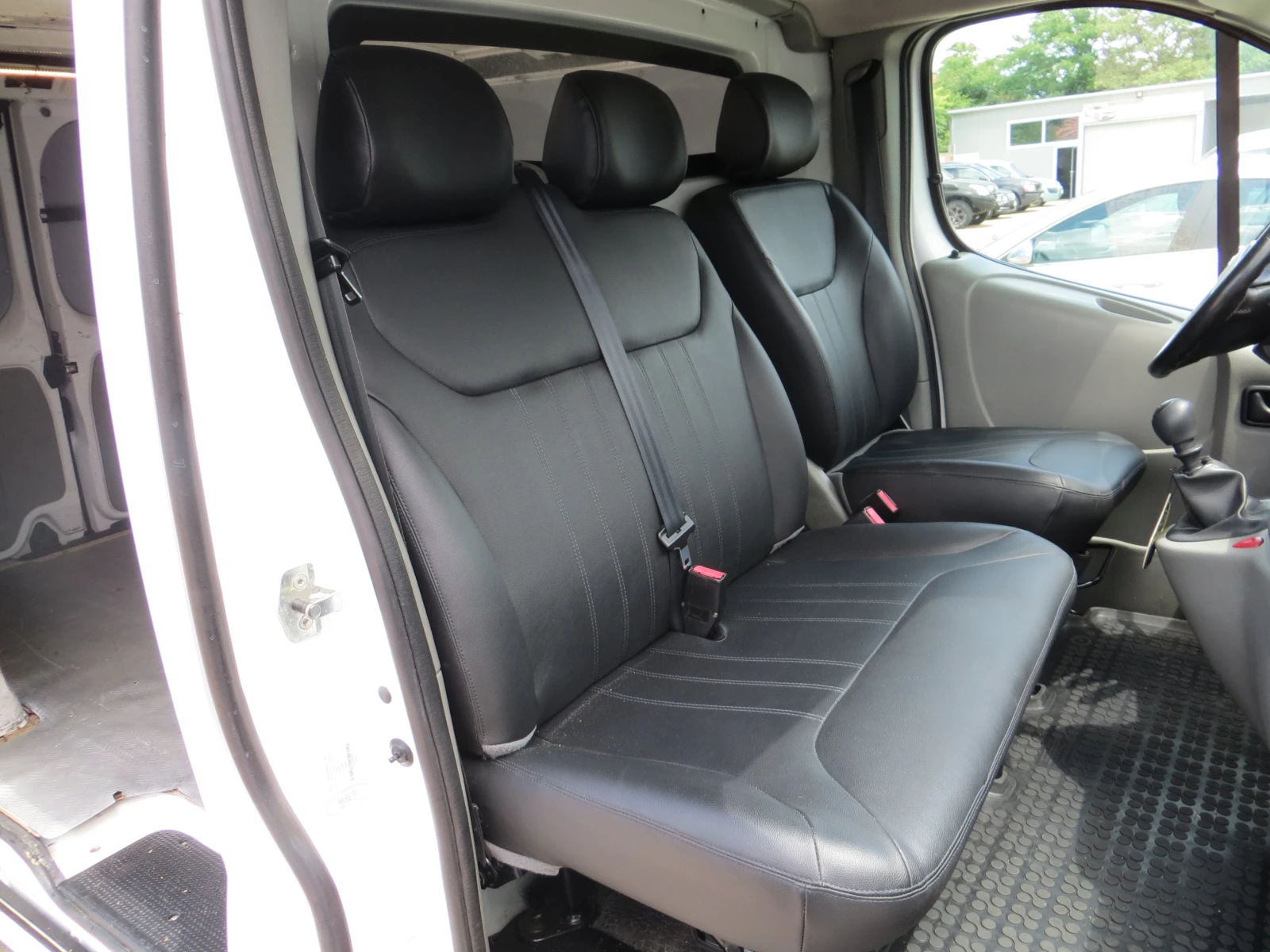 Nissan Primastar 2.5dci-НАВИГАЦИЯ-СЕРВИЗНА ИСТОРИЯ-КАТО НОВ!!, снимка 15 - Бусове и автобуси - 55233848