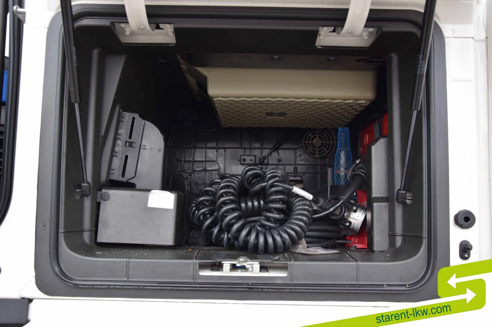 Volvo Fh SZM26045, снимка 10 - Камиони - 53824911