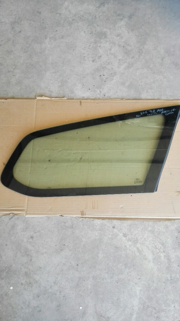 Стъкло задно дясно крайно Форд Фокус комби (7)