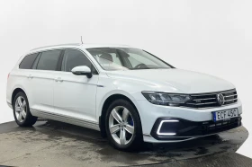 VW Passat 1.4 TSI* GTE* Sportscombi* Cam* Navi* Теглич* , снимка 3