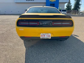 Dodge Challenger * Scat Pack Shaker * CARFAX * ОПЦИЯ ЗА ФИНАНСИРАНЕ | Auto.bg — изображение 15